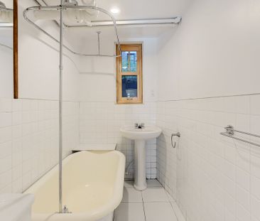 Apartment for rent, Westmount - Photo 1