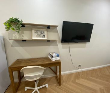 Designer Heritage Living in Currie & Richards Warehouse | Boutique CBD Pocket - Photo 5