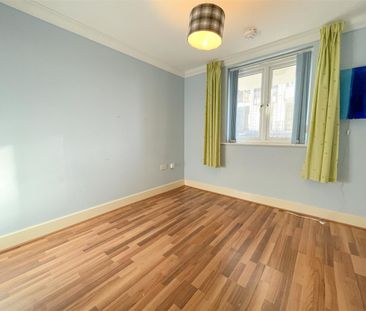 Grand Parade, Eastbourne, BN21 4DG - Photo 2