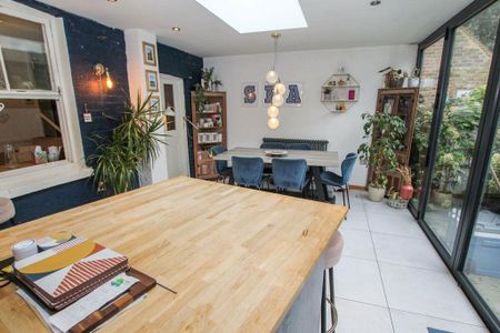 2 bedroom terraced house to rent - Photo 5