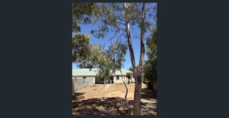 Family Home - Photo 4