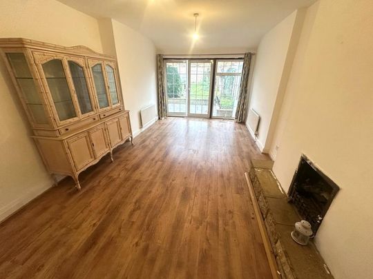 6 bedroom semi-detached house to rent - Photo 1