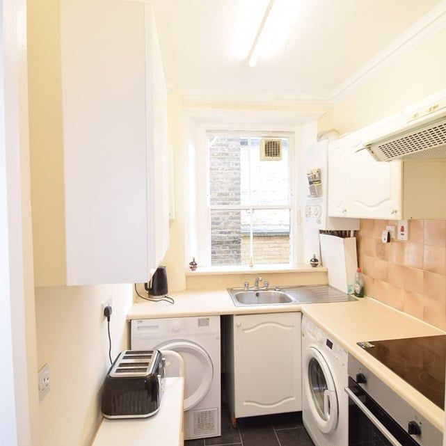 Room in a Shared Flat, Madeley Road, W5 - Photo 1