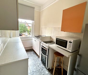 2 Bed Maisonette, Canadian Avenue, SE6 - Photo 2