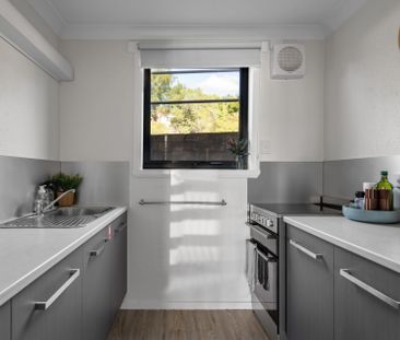 Furnished bedsit in convenient location, Live Here! - Photo 4