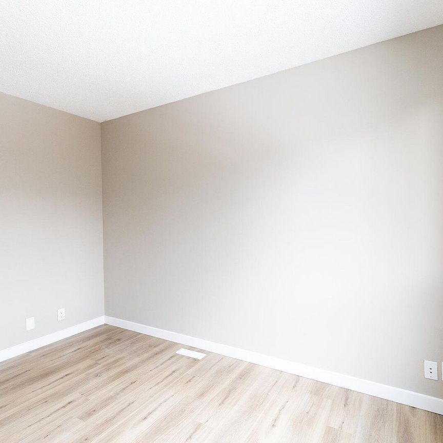 501 40 Avenue NW, Calgary - Photo 1