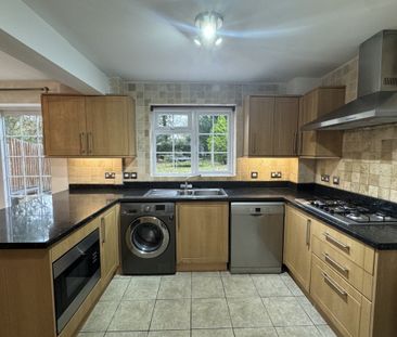 Punch Copse Road, CRAWLEY - Photo 4