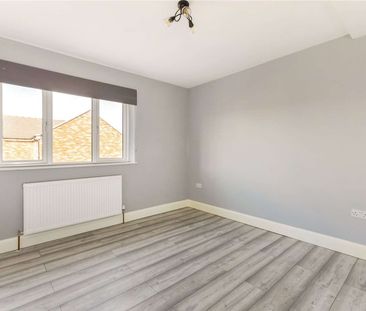 Substantial and versatile eight bedroom detached family home finish... - Photo 4