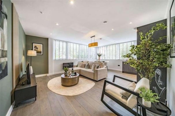 West Byfleet, Surrey, KT14 - Photo 1