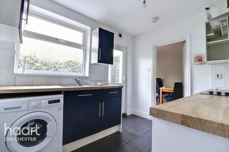 1 bedroom in a house share to rent - Photo 3