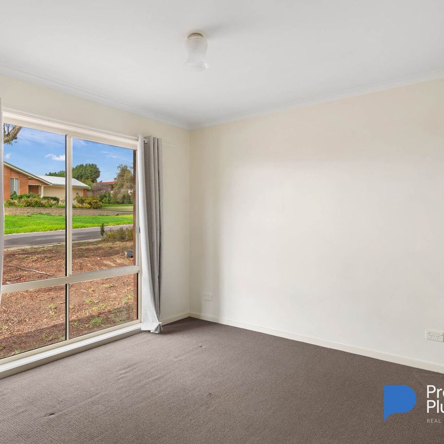 Neat & Low-Maintenance Living in a Quiet Court - Photo 1