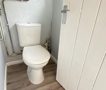 3 bedroom semi-detached house to rent - Photo 6