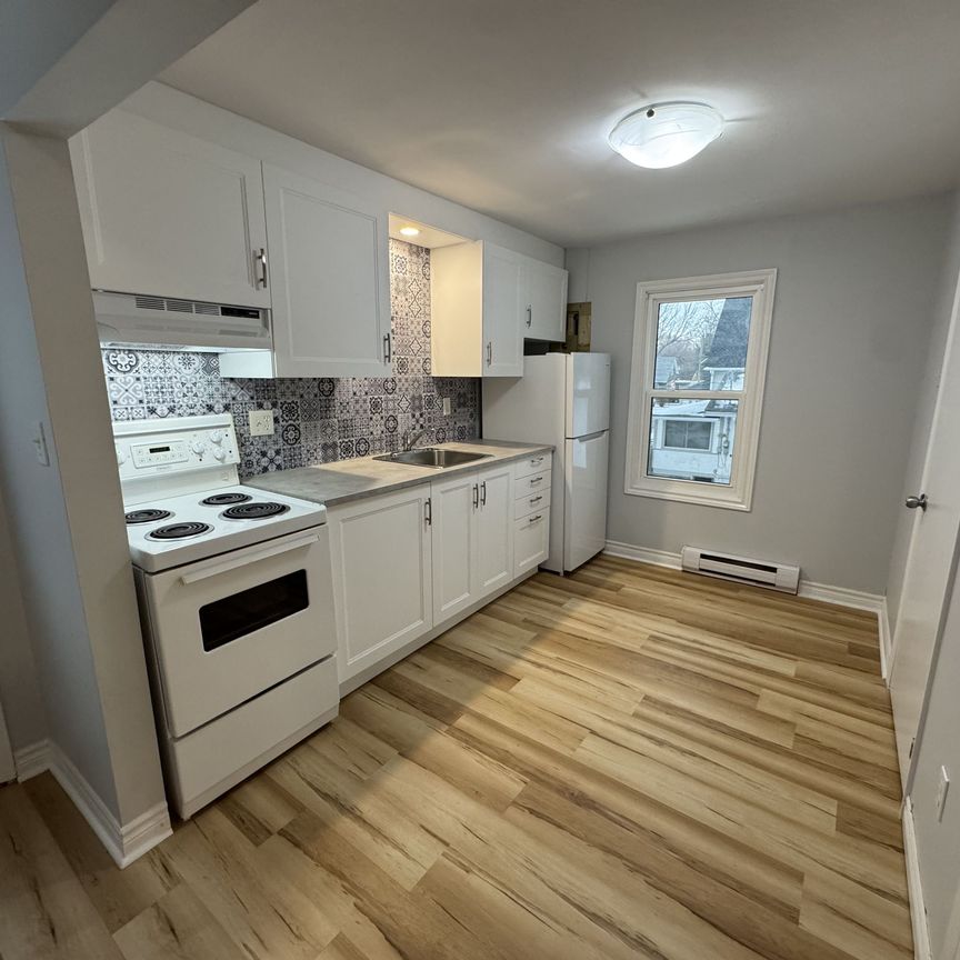 For Lease - 396 Oxford Avenue Unit# 2, Fort Erie, Ontario - Photo 1