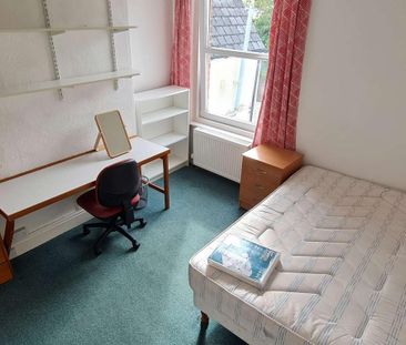 6 bedroom terraced house to rent - Photo 5