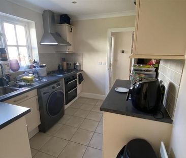 2 bedroom terraced house to rent - Photo 4
