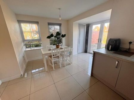 4 bedroom house to rent - Photo 5