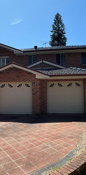 Earlwood - Photo 1