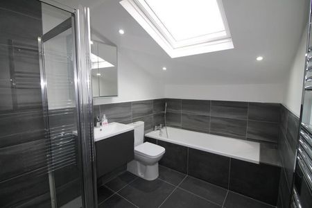 2 bedroom terraced house to rent - Photo 4