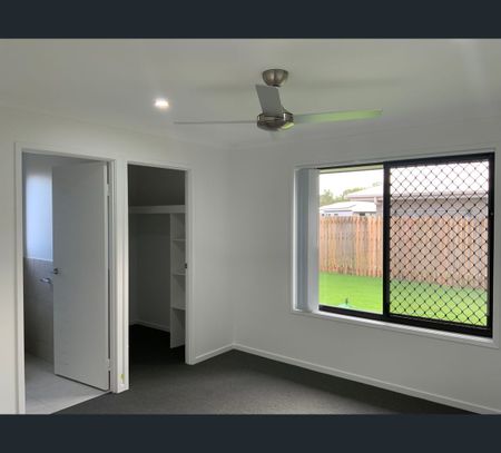 5 Galway Court, Eli Waters, Qld 4655 - Photo 2
