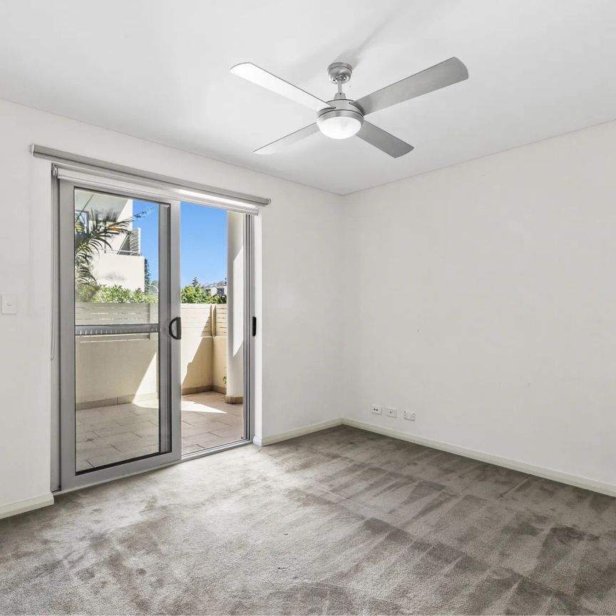 Stylish Apartment in the Heart of Newport - Photo 1