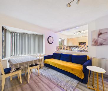 2 bedroom semi-detached bungalow to rent - Photo 3