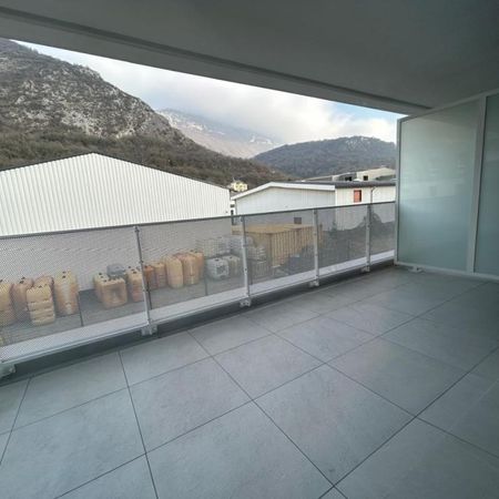 Location Appartement 3 pièces 69m² CHALLES LES EAUX 73190 - Photo 3