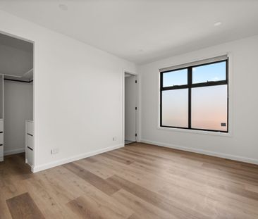 Spacious 4-Bedroom Family Home in Prime Meadow Heights Location - Photo 2