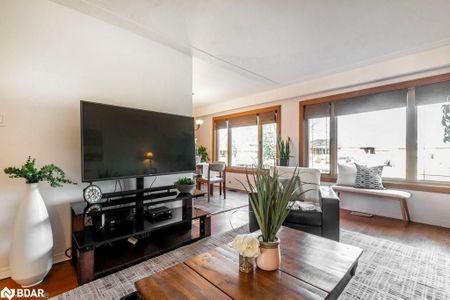 For Lease - 195 Bendamere Avenue, Hamilton, Ontario - Photo 5