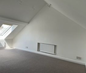 2 Bed Flat, Upper Floor, SW18 - Photo 2