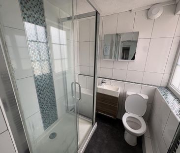 3 bedroom end of terrace house to rent - Photo 3
