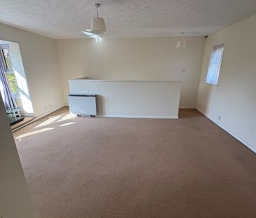 WALNUT TREE, MILTON KEYNES - 1 BEDROOM - Photo 4