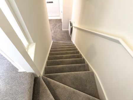 3 bedroom semi-detached house to rent - Photo 3