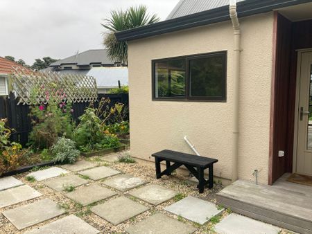 A Little Bit Of English Garden By The Sea - Photo 5