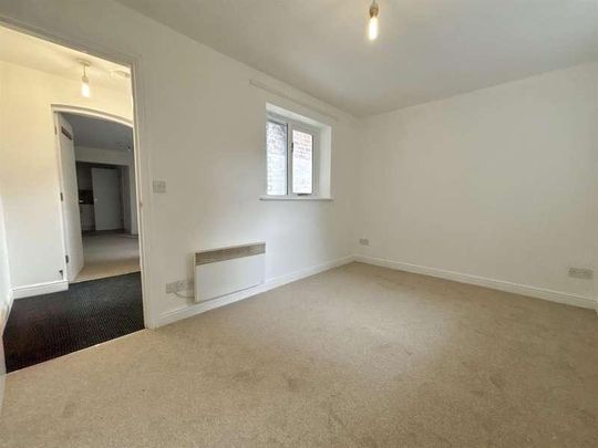 Grosvenor Road, Scarborough, YO11 - Photo 1