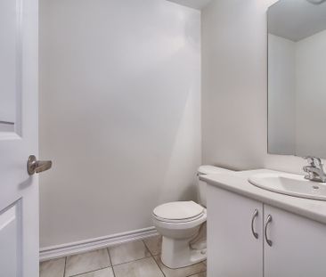 For Lease - 15 Durham Avenue, Barrie, Ontario - Photo 1