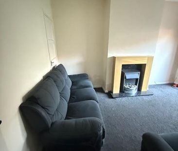 2 bedroom semi-detached house to rent - Photo 2