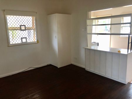 Cute Scarborough Flat with Outdoor Amenities - Photo 5