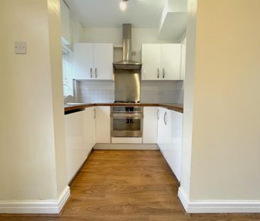 3 Bedroom Terraced To Let - Photo 4