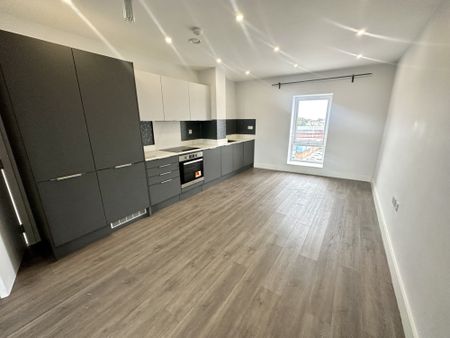 Dover Court, Greater London, UB2 - Photo 3