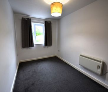 2 bedroom Flat in Flat 10, Leeds - Photo 5