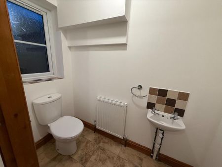 3 bedroom detached house to rent - Photo 2