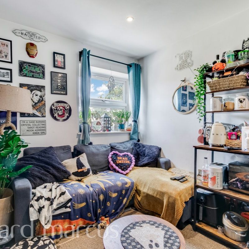 Gloucester Road - Photo 1