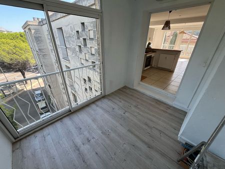 AIX SUD - T4 AVEC STATIONNEMENT PROCHE AUTOROUTES, - Photo 2