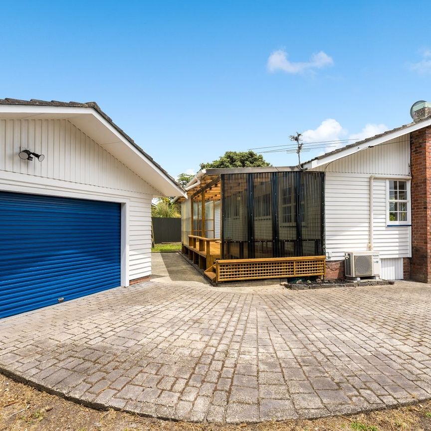 Perfect family home on West Coast Road - Photo 1