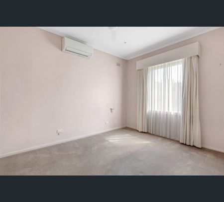 21 Crozier Tce, Oaklands Park, SA 5046 - Photo 5
