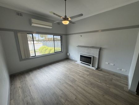 3 Bedroom Home + Study next to GV Health! - Photo 2