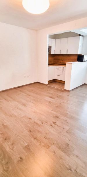 Schöne Garçonnière mit Einbauküche und Parkplatz in Salzburg-Parsch - Photo 1