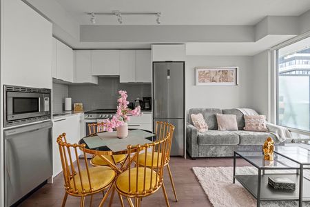 Yonge Street - Photo 3