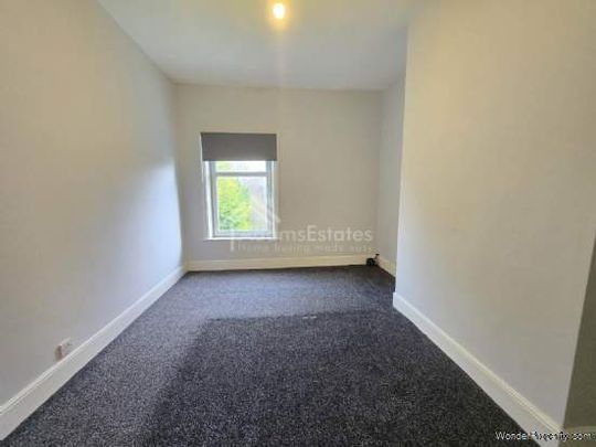 3 bedroom property to rent in Dewsbury - Photo 1