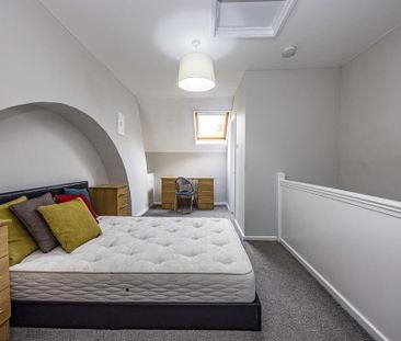 4 bedroom terraced house to rent - Photo 1